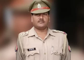 খাকী পোছাকত লগালে ক’লা দাগ! জীয়েকৰ বাবে ন্যায় বিচাৰি অহা মাতৃকে আৰক্ষীয়ে কৰিলে ধৰ্ষণ (Rape); নিজৰ চৰকাৰী আৱাসতে কৰিলে এই কু-কাণ্ড, সম্পূৰ্ণ ঘটনাটো এনেধৰণৰ…
