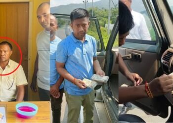 ঘোচ লোৱাৰ প্ৰতিযোগিতা! পুনৰ ঘোচ (Bribe) লৈ হাতে-লোটে ধৰা পৰিল এজন চৰকাৰী বিষয়া; ৪ হাজাৰ টকা ল’ব লওঁতেই পৰে ধৰা, লগতে বিষয়াজনৰ বাহনৰ পৰাও উদ্ধাৰ ১ লাখ টকা