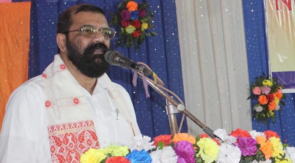 ‘অসমীয়া মাধ্যমত ইংৰাজী মাধ্যম পঢ়ুওৱাটো চৰকাৰৰ অবৈজ্ঞানিক আৰু অদূৰদৰ্শী সিদ্ধান্ত; এই সিদ্ধান্ত প্ৰত্যাহাৰ কৰিব লাগে’- সমুজ্জ্বল কুমাৰ ভট্টাচাৰ্য