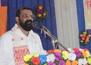 ‘অসমীয়া মাধ্যমত ইংৰাজী মাধ্যম পঢ়ুওৱাটো চৰকাৰৰ অবৈজ্ঞানিক আৰু অদূৰদৰ্শী সিদ্ধান্ত; এই সিদ্ধান্ত প্ৰত্যাহাৰ কৰিব লাগে’- সমুজ্জ্বল কুমাৰ ভট্টাচাৰ্য