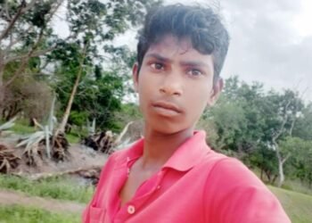অলপ সাৱধান হওক আপুনিও! গেম খেলিবলৈ মাকে মোবাইল কিনি নিদিয়াৰ বাবে পুত্ৰই কৰিলে আত্মহত্যা; ‘মই দিন হাজিৰা কৰি কোনোমতে ঘৰ চলাও’- এই কথাখিনি কৈ হুকহুকাই কান্দি উঠিল মাতৃ