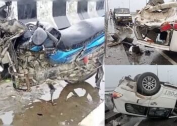 ভয়ংকৰ! দুখন ৪ চকীয়া বাহন আৰু এখন বাইকৰ মাজত প্ৰচণ্ড খুন্দা; বাইক আৰোহীজনৰ থিতাতে মৃত্যু, দুৰ্ঘটনাটো ইমানেই ভয়ংকৰ আছিল যে তিনিওখন বাহনে চূৰ্ণ-বিচূৰ্ণ
