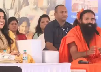 ‘মহিলাসকলে একো নিপিন্ধিলেও ভাল দেখি…!’- মহিলাক লৈ কৰা এই বিতৰ্কিত মন্তব্যৰ বাবে অৱশেষত ক্ষমা খুজিলে যোগ গুৰু ৰামদেৱে (Yoga Guru Ramdev), Watch Viral Video