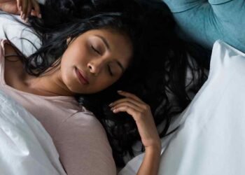 জানি থওক! ৰাতি শুবলৈ যোৱাৰ আগতে (Before Sleeping) কৰি লওক এইবোৰ কাম; জীৱনত কেতিয়াও নহ’ব টকাৰ অভাৱ! পিছে জানি লও আহক কি কি কাম?