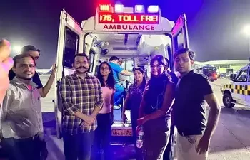 মধ্য বায়ুৰ অলৌকিকতা: বেংগালুৰু-দিল্লী বিমানত উশাহ ল’ব নোৱাৰা শিশুটিক বচালে চিকিৎসকে !!!!