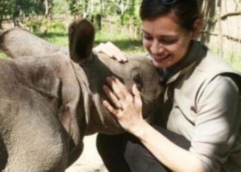 কাজিৰঙাত বলীউডৰ মোহময়ী অভিনেত্ৰী দিয়া মিৰ্জা !!