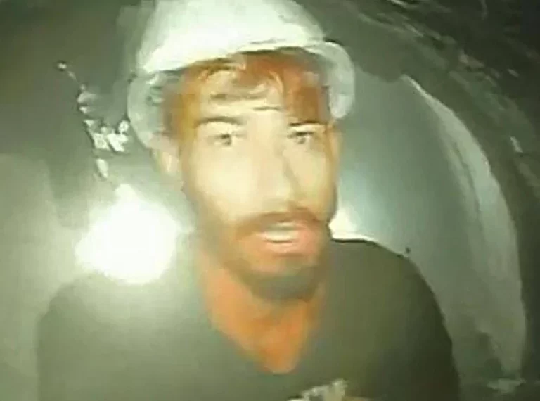 মেডিকেল এণ্ড’স্কপি কেমেৰাত বন্দি উত্তৰাখণ্ডৰ ছিল্কয়ৰা সুৰংগত (Silkyara Tunnel) আৱদ্ধ শ্ৰমিকৰ প্ৰথম দৃশ্য –