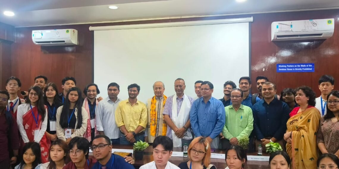 দিল্লীৰ ” কিৰোৰী মল মহাবিদ্যালয়ত” উপস্থিত সাংসদ প্ৰদ্যুত বৰদলৈ