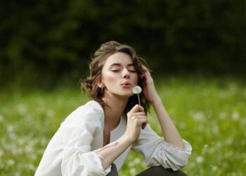 কোনবোৰ ছোৱালীৰ প্ৰতি ল’ৰা আটাইতকৈ বেছি আকৰ্ষিত হয় জানেনে ?