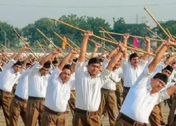 চৰকাৰী কৰ্মচাৰীসকলে এতিয়া RSS কৰিব পাৰিব : এই সন্দৰ্ভত ১৯৬৬ চনত ইন্দিৰা গান্ধী চৰকাৰে জাৰি কৰা নিষেধাজ্ঞা প্ৰত্যাহাৰ কৰিছে কেন্দ্ৰৰ নৰেন্দ্ৰ মোডী চৰকাৰে।